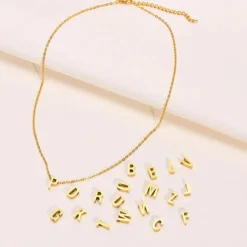 Muun Studios Bogstav A-Z Halskæde 18K Guldbelagt H074 - Guld